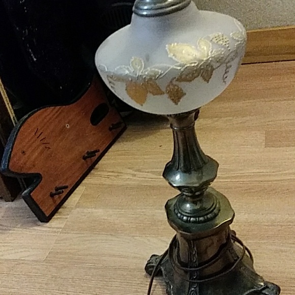 Lamp - Picture 3 of 4